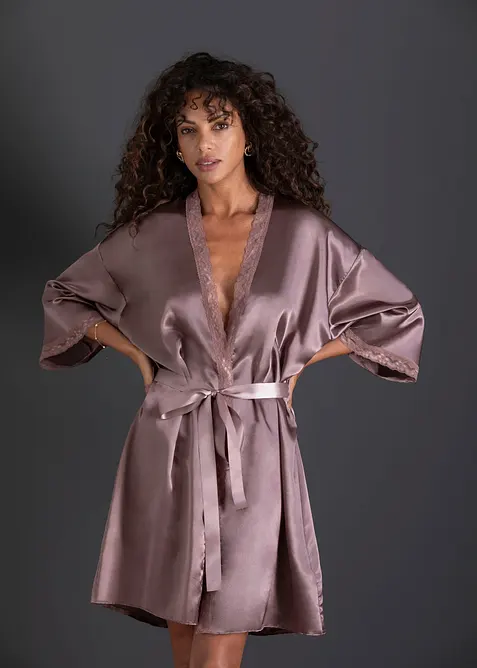 Satin Kimono in braun von vorne (Totalaufnahme) - bonprix