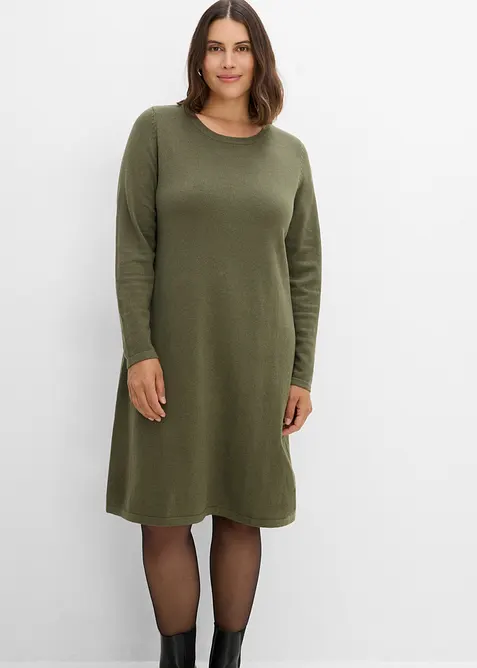 Strickkleid mit recycelter Baumwolle in grün von vorne (Totalaufnahme) - bonprix
