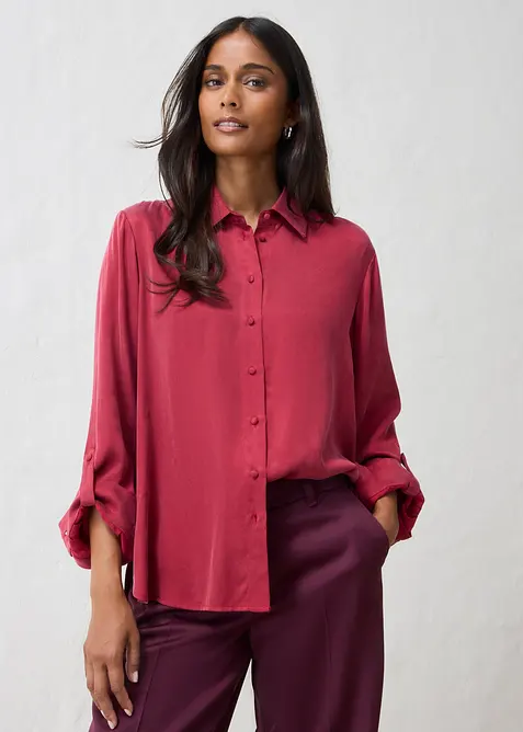 Hemdbluse aus fließendem Cupro in rot von vorne (im Anschnitt) - bonprix