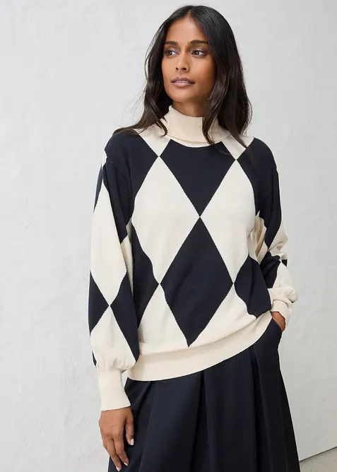 Feinstrick-Rollkragenpullover in beige von vorne (im Anschnitt) - bonprix