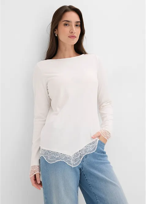 Langarmshirt mit Spitzensaum in weiß von vorne (im Anschnitt) - bonprix