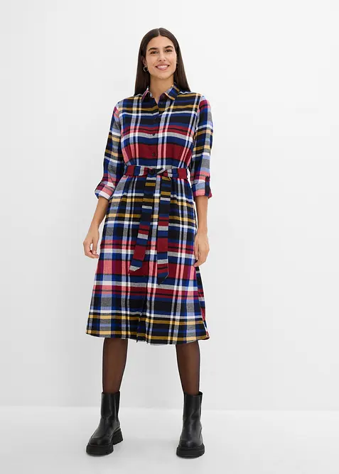 Flanell-Hemdblusenkleid aus reiner Bio-Baumwolle in rot im Look von vorne (Totalaufnahme) - bonprix