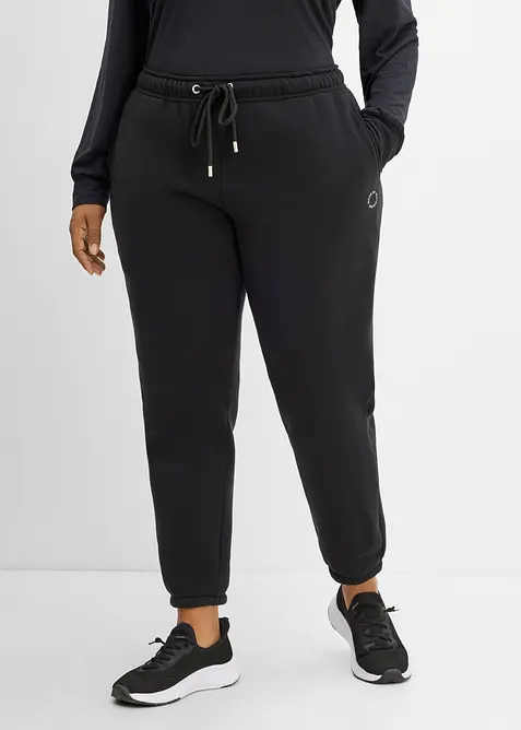 Thermo-Jogginghose, schnelltrocknend in schwarz von vorne - bonprix