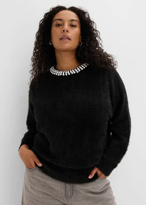 Pullover mit Perlen-Applikation in schwarz von vorne (im Anschnitt) - bonprix