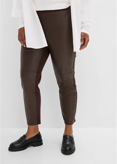 Lederimitat-Leggings mit Teilungsnähten am Knie in braun von vorne - bonprix