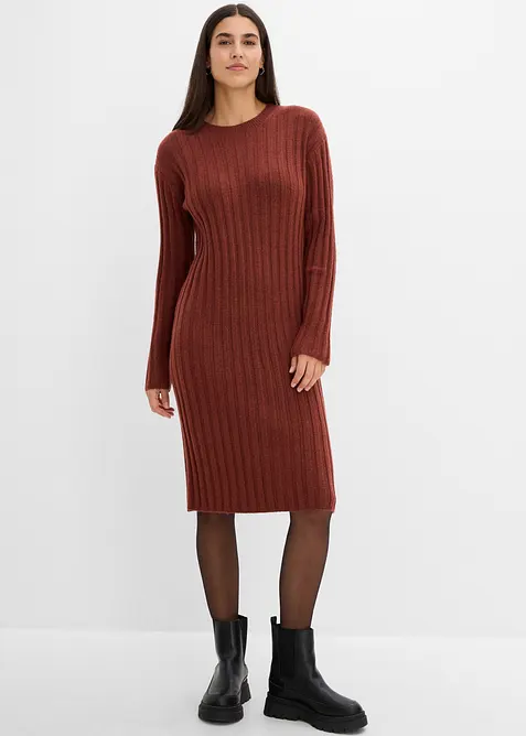 Strickkleid in braun von vorne (Totalaufnahme) - bonprix