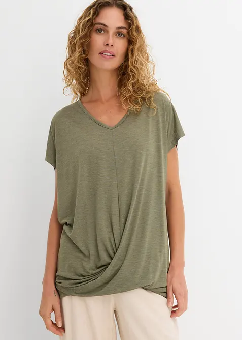 Shirt aus Viskose-Mix in grün von vorne (im Anschnitt) - bonprix