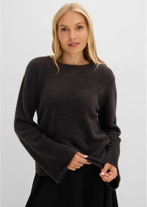Softer Pullover mit weiten Ärmeln in grau von vorne (im Anschnitt) - bonprix