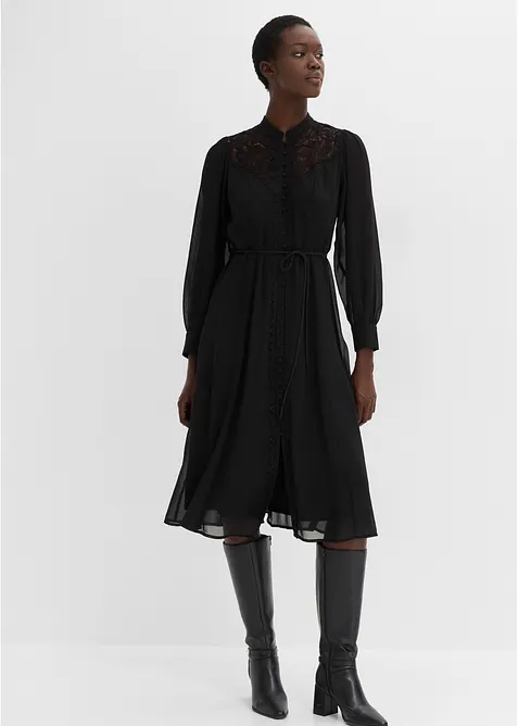 Chiffonkleid mit aufwendigem Spitzenbesatz in schwarz von vorne (Totalaufnahme) - bonprix