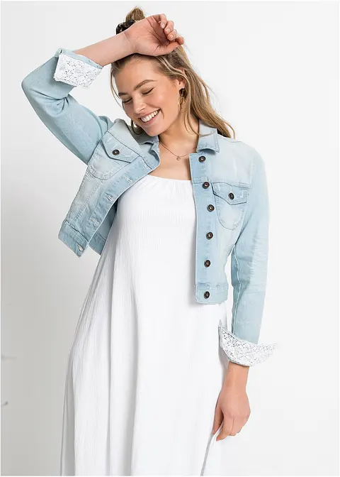 Jeansjacke in blau von vorne (im Anschnitt) - bonprix