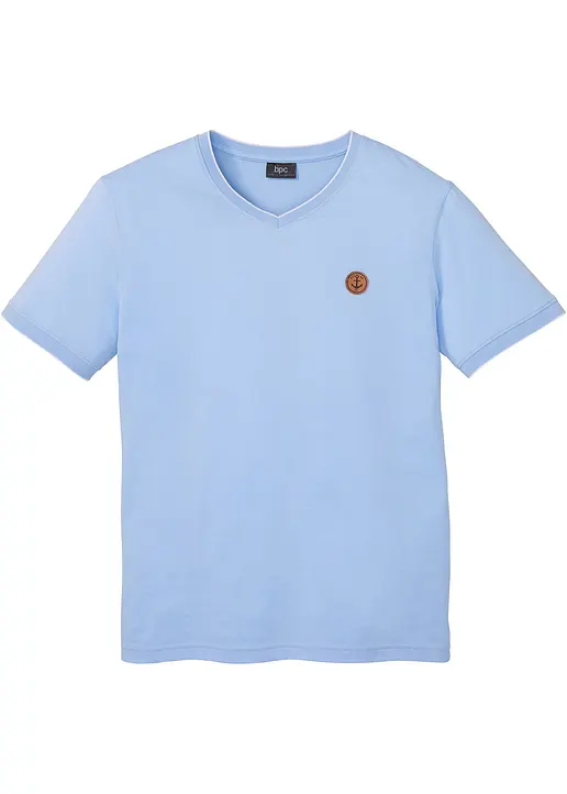 T-Shirt mit V-Ausschnitt in Doppeloptik in blau von vorne - bonprix