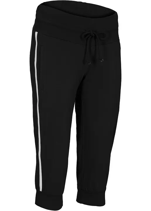 Capri-Hose in schwarz von vorne - bonprix