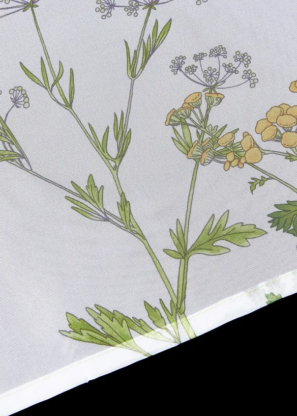 Scheibengardine mit Gräser Druck mit recyceltem Polyester in grün Detailaufnahme vom Material - bonprix
