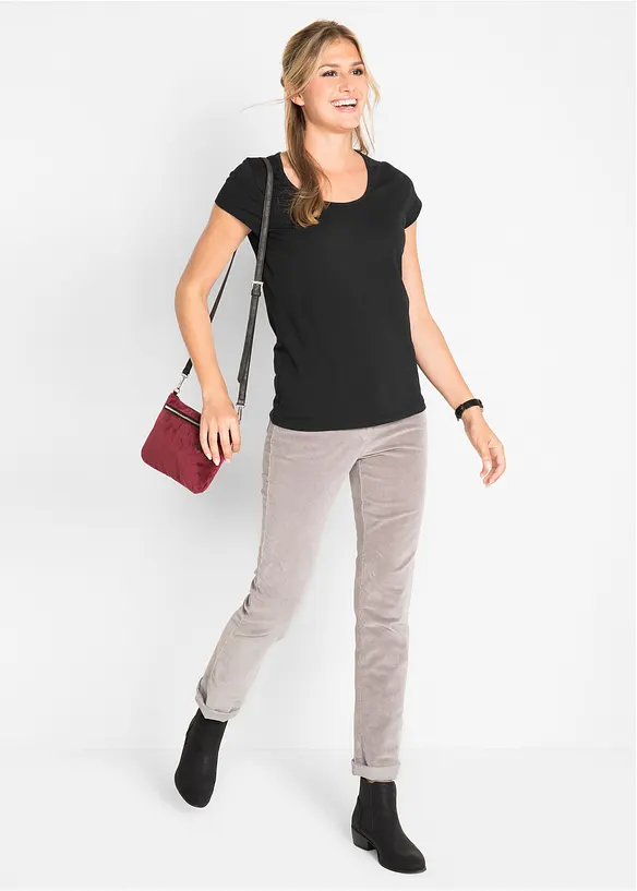 Figurbetontes T-Shirt in schwarz im Look von vorne (Totalaufnahme) - bonprix