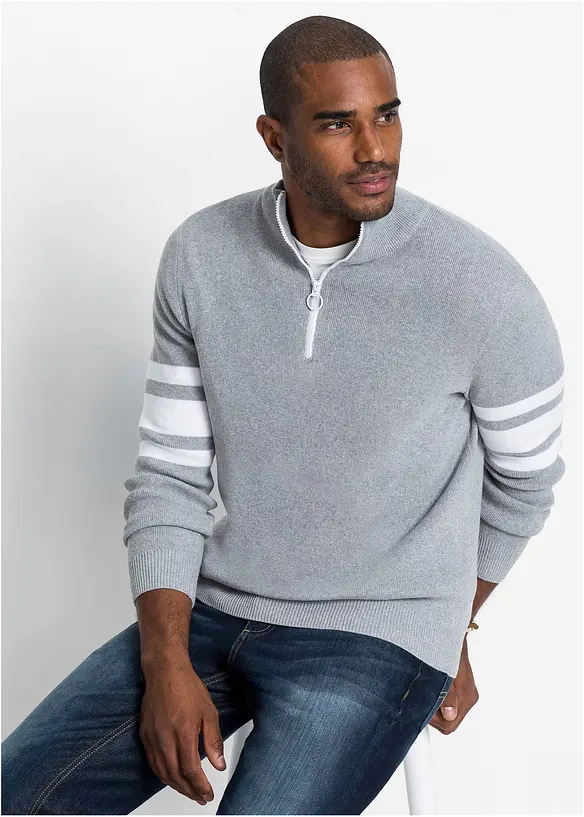 Pullover in Regular Fit in grau von vorne (im Anschnitt) - bonprix