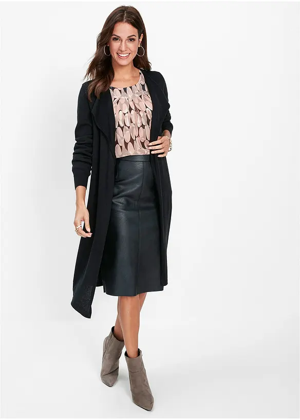 Longstrickjacke in schwarz von vorne (im Anschnitt) - bonprix Longstrickjacke in schwarz von vorne (im Anschnitt) - bonprix