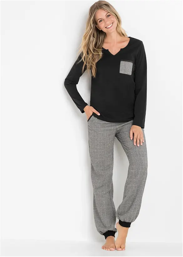 Pyjama mit Flanellhose in schwarz von vorne (Totalaufnahme) - bonprix
