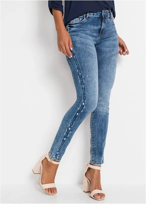 Skinny-Jeans Mid Waist, Stretch in blau von vorne - bonprix