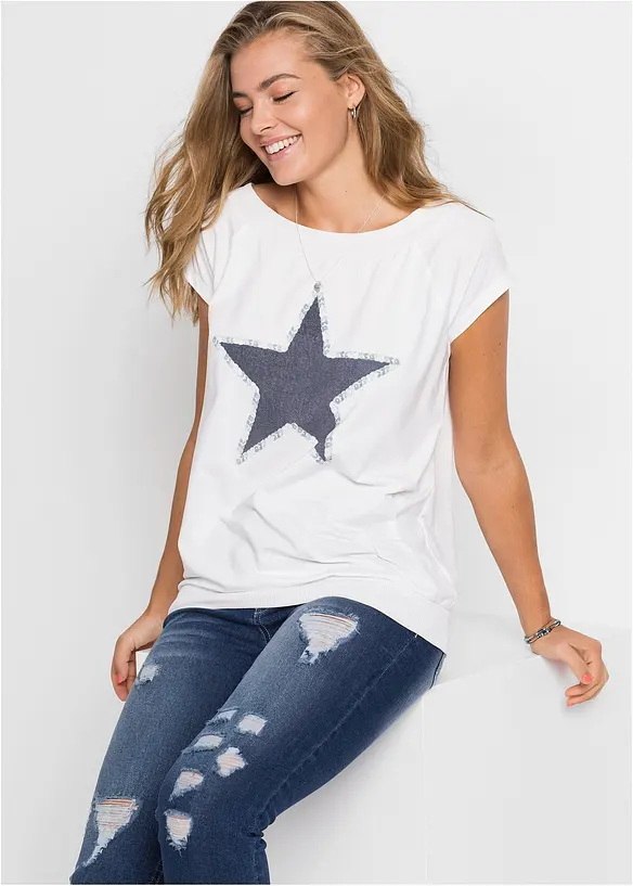 Shirt mit Sternenprint in weiß von vorne (im Anschnitt) - bonprix