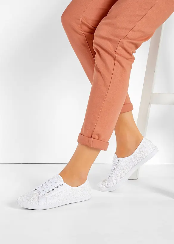 Sneaker mit Spitze in weiß - bonprix