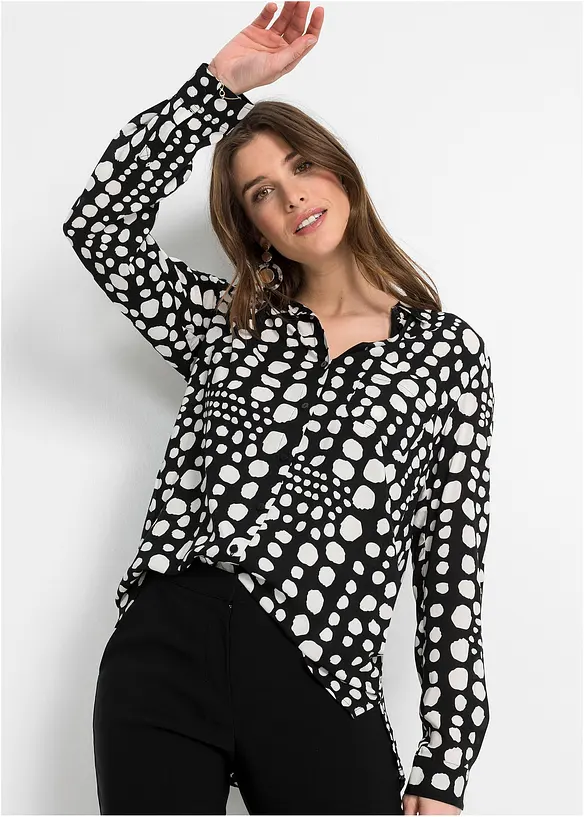 bedruckte Longbluse aus fließender Viskose in schwarz von vorne (im Anschnitt) - bonprix bedruckte Longbluse aus fließender Viskose in schwarz von vorne (im Anschnitt) - bonprix