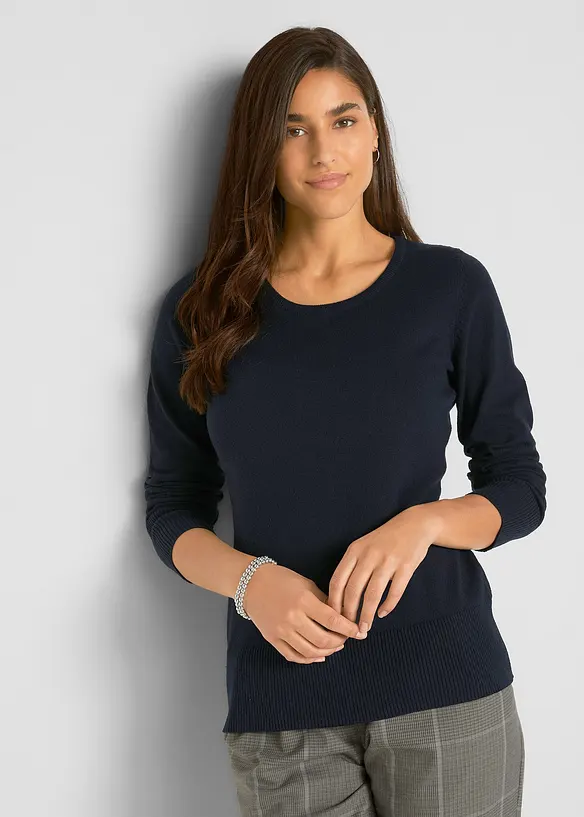 Basic Pullover mit recycelter Baumwolle in blau von vorne (im Anschnitt) - bonprix Basic Pullover mit recycelter Baumwolle in blau von vorne (im Anschnitt) - bonprix