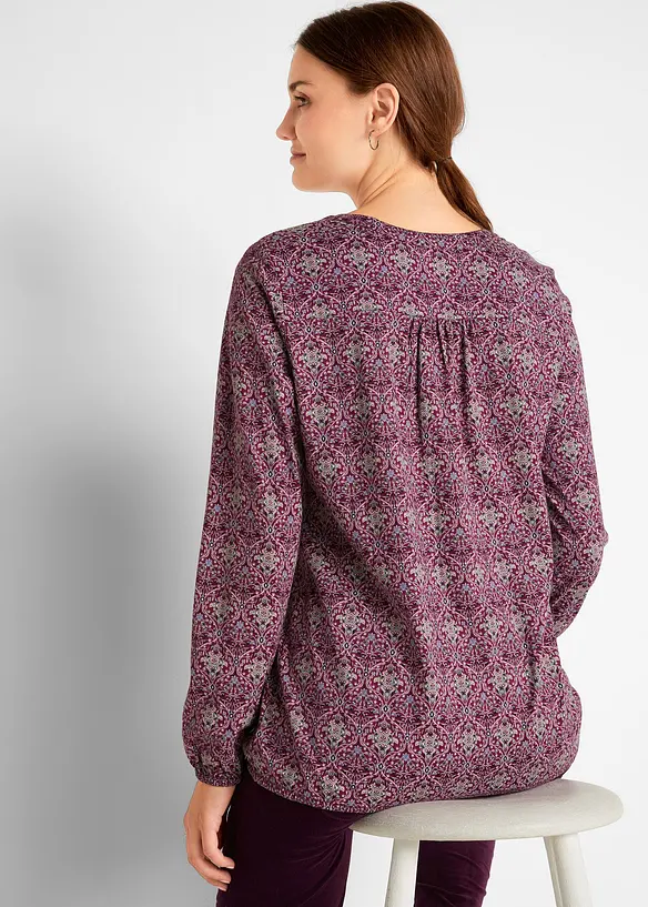 Bedrucktes Langarmshirt mit Henley-Kragen in lila von hinten (im Anschnitt) - bonprix Bedrucktes Langarmshirt mit Henley-Kragen in lila von hinten (im Anschnitt) - bonprix