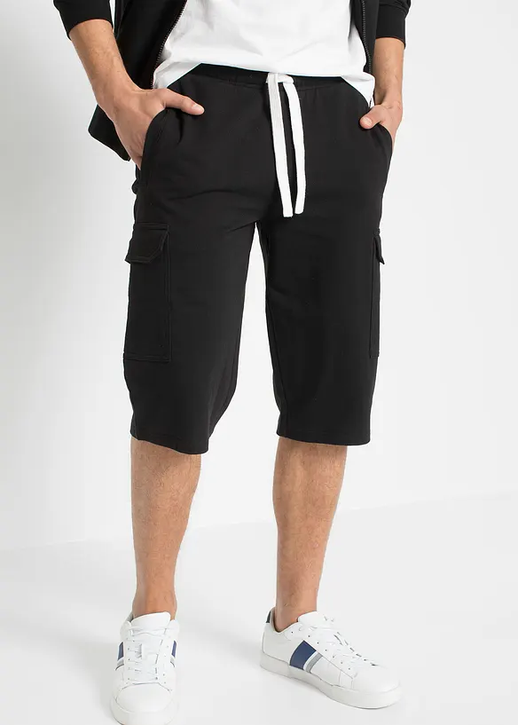 Cargo-Sweatbermuda aus Bio-Baumwolle in Regular Fit in schwarz von vorne - bonprix