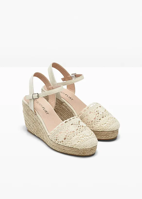 Keilpumps in Häkel-Optik in beige - bonprix Keilpumps in Häkel-Optik in beige - bonprix