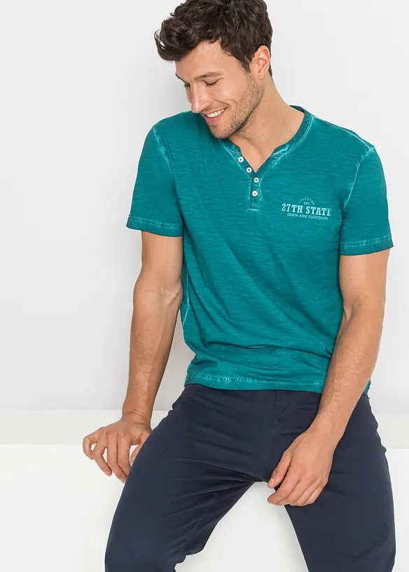 Henleyshirt, Kurzarm in gewaschener Optik aus reiner Bio-Baumwolle in petrol von vorne (im Anschnitt) - bonprix
