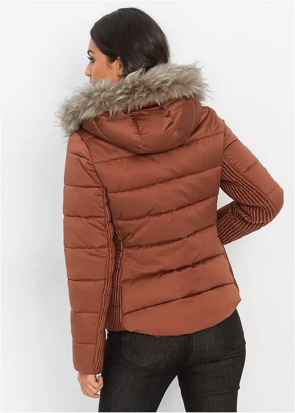 Steppjacke mit Fellimitatkragen in braun von hinten (im Anschnitt) - bonprix