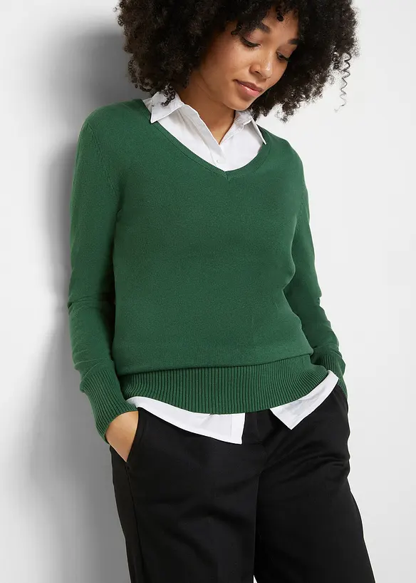 Feinstrickpullover in grün von vorne (im Anschnitt) - bonprix