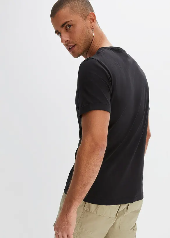 T-Shirt aus Bio-Baumwolle in schwarz von hinten (im Anschnitt) - bonprix