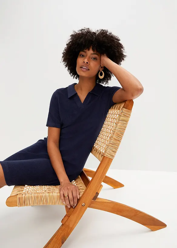 Knieumspielendes Frottee-Kleid mit Polokragen in blau von vorne (Totalaufnahme) - bonprix Knieumspielendes Frottee-Kleid mit Polokragen in blau von vorne (Totalaufnahme) - bonprix