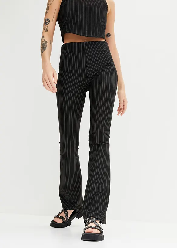 Ausgestellte Schlupfhose mit Nadelstreifen in schwarz von vorne - bonprix Ausgestellte Schlupfhose mit Nadelstreifen in schwarz von vorne - bonprix
