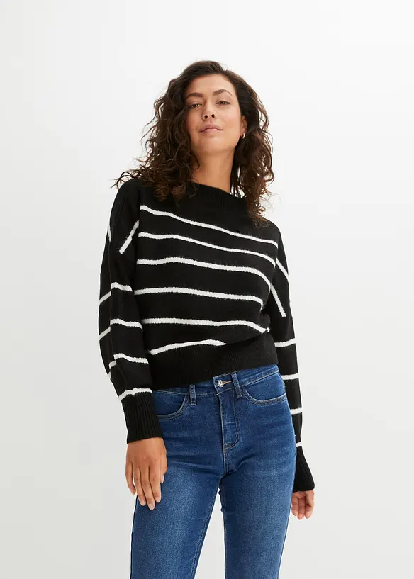 Gestreifter Pullover im Oversized-Fit in schwarz von vorne (im Anschnitt) - bonprix