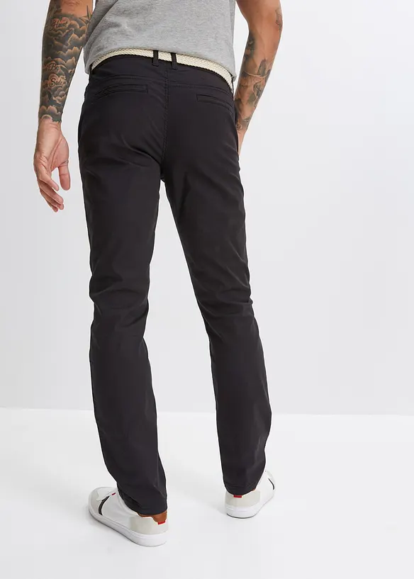 Regular Fit Chinohose mit Dehnbund und Gürtel, Straight in schwarz von hinten - bonprix
