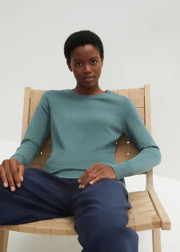 Basic Pullover mit recycelter Baumwolle in grün von vorne (im Anschnitt) - bonprix Basic Pullover mit recycelter Baumwolle in grün von vorne (im Anschnitt) - bonprix