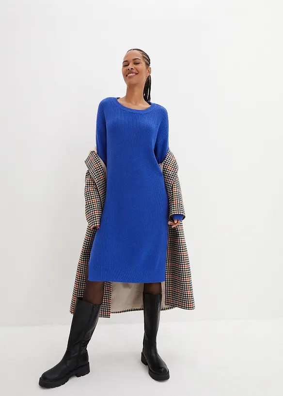 Oversize-Strickkleid aus Rippstrick Baumwoll-Mix in blau von vorne (Totalaufnahme) - bonprix Oversize-Strickkleid aus Rippstrick Baumwoll-Mix in blau von vorne (Totalaufnahme) - bonprix