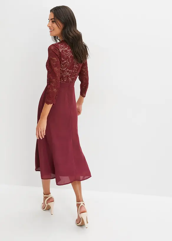 Chiffonkleid mit Spitze in rot von hinten (Totalaufnahme) - bonprix Chiffonkleid mit Spitze in rot von hinten (Totalaufnahme) - bonprix