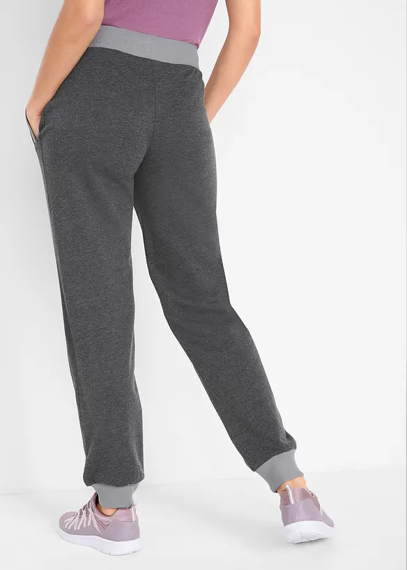 Jogginghose mit Kontrastbündchen in schwarz von hinten - bonprix Jogginghose mit Kontrastbündchen in schwarz von hinten - bonprix