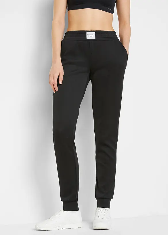 Sport-Jogginghose, schnelltrocknend in schwarz von vorne - bonprix Sport-Jogginghose, schnelltrocknend in schwarz von vorne - bonprix