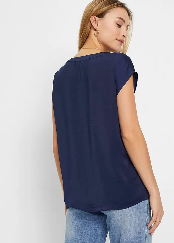 Lockere Satin-Kurzarmtunika mit überschnittenen Schultern in blau von hinten (im Anschnitt) - bonprix
