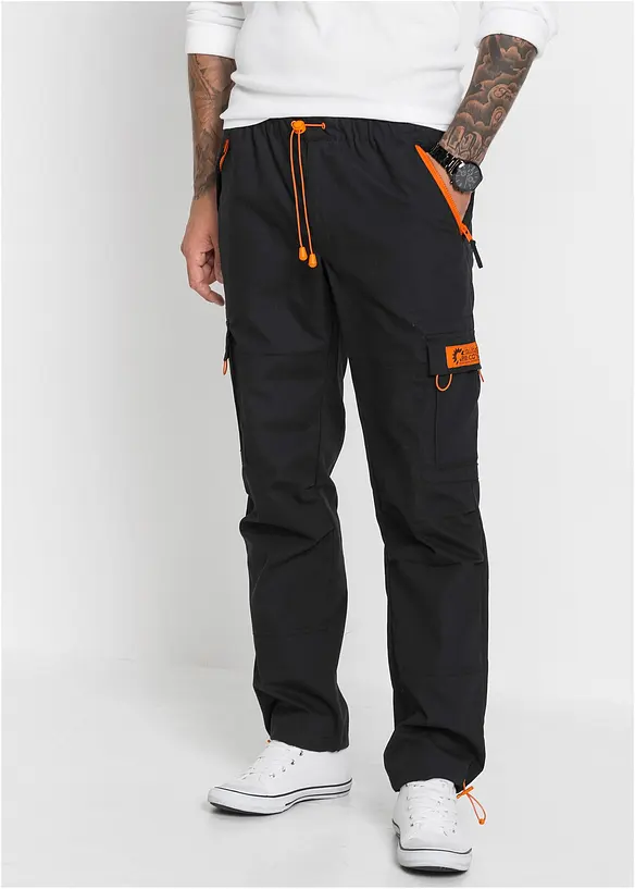 Relaxed Fit Schlupf-Cargohose, Straight in schwarz von vorne - bonprix