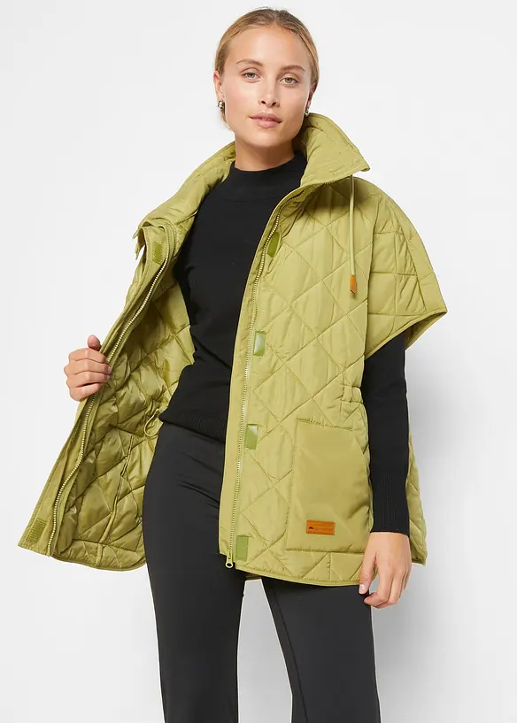 Wasserabweisende Oversize-Steppweste in grün von vorne (im Anschnitt) - bonprix