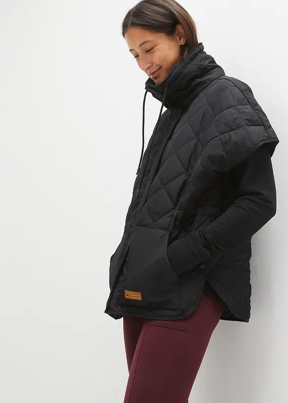 Wasserabweisende Oversize-Steppweste in schwarz von vorne (im Anschnitt) - bonprix