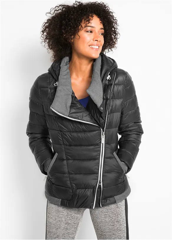 Outdoor-Steppjacke in schwarz von vorne (im Anschnitt) - bonprix