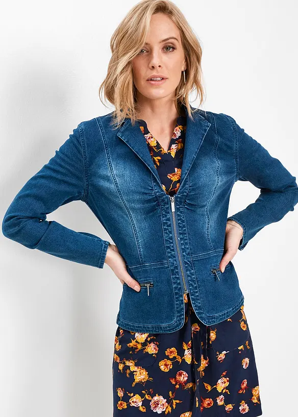 Jeansjacke in blau von vorne (im Anschnitt) - bonprix