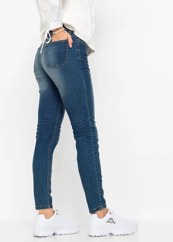Skinny-Jeans, Mid Waist, cropped in blau von hinten - bonprix