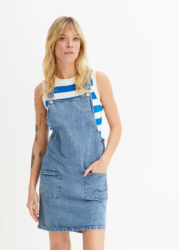 Jeans Latzkleid in blau von vorne (Totalaufnahme) - bonprix